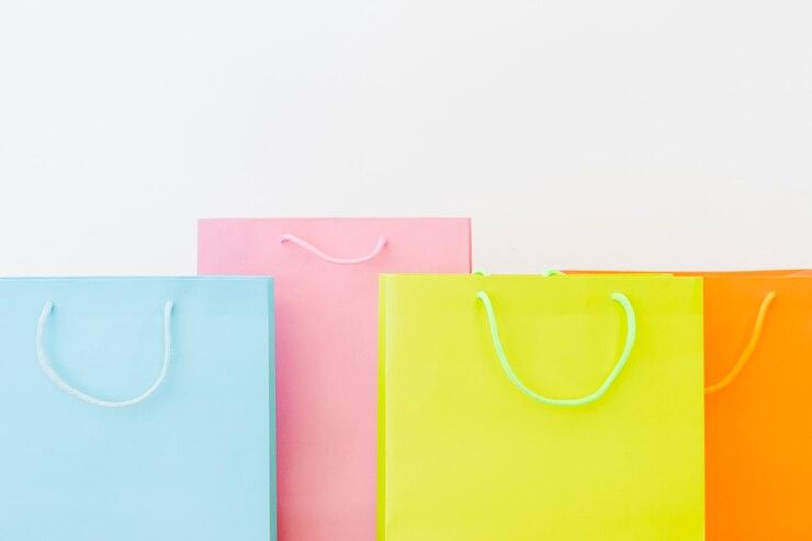 5 Vantagens de Usar Sacola com Adesivo para Personalizar Seus Produtos
